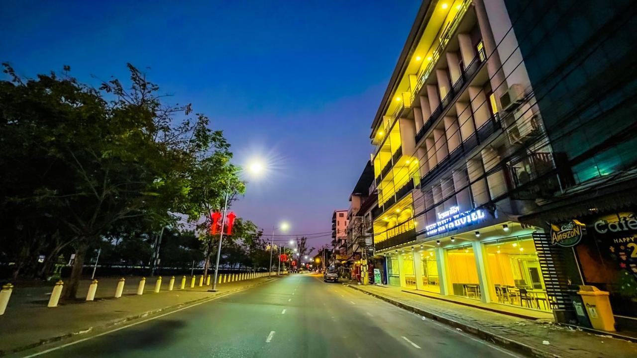 The Riva Vientiane Hotel Exterior photo